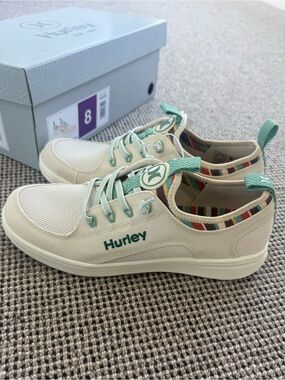 Hurley Cream Sneakers with Mint Accents